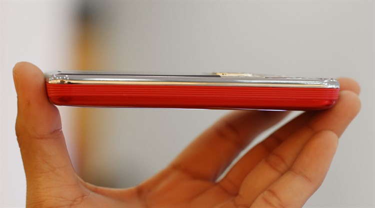 Điện thoại MOBELL M389 Màu Đỏ