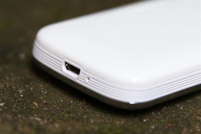 Điện thoại MOBELL M389 Màu Trắng