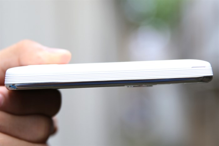 Điện thoại MOBELL M389 Màu Trắng