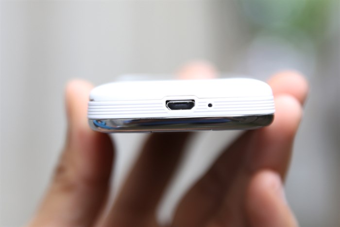 Điện thoại MOBELL M389 Màu Trắng