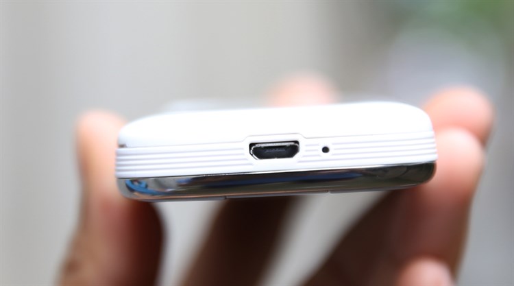 Điện thoại MOBELL M389 Màu Trắng