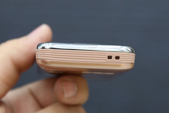 Điện thoại MOBELL M389 Màu Vàng đồng