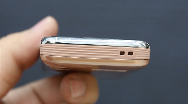 Điện thoại MOBELL M389 Màu Vàng đồng