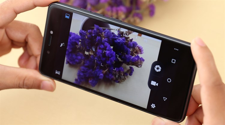 Điện thoại Mobiistar LAI Zumbo J