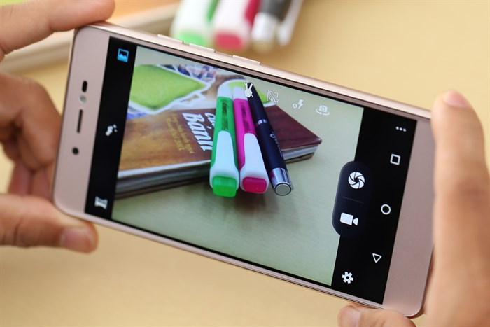 Điện thoại Mobiistar LAI Zumbo J