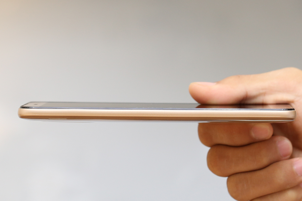 Điện thoại Mobiistar Lai Zumbo S