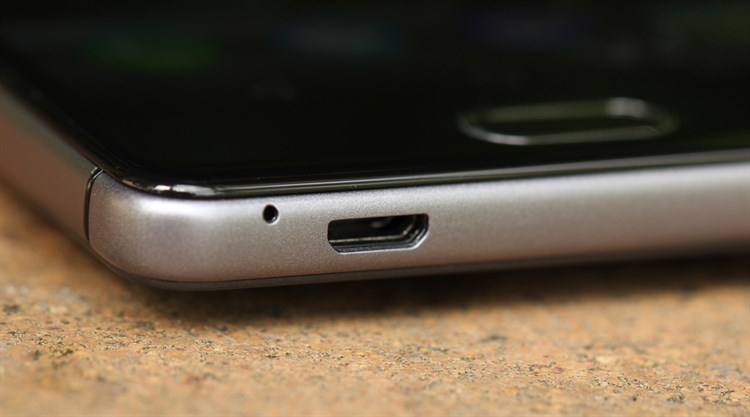 Điện thoại Wiko U Feel