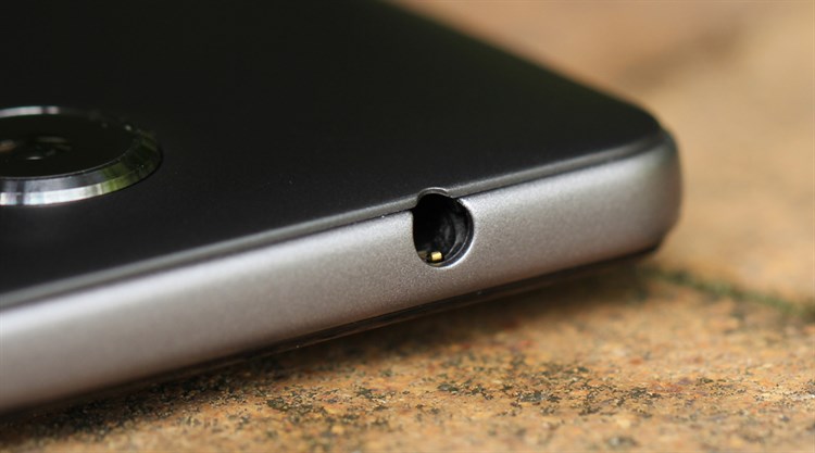 Điện thoại Wiko U Feel