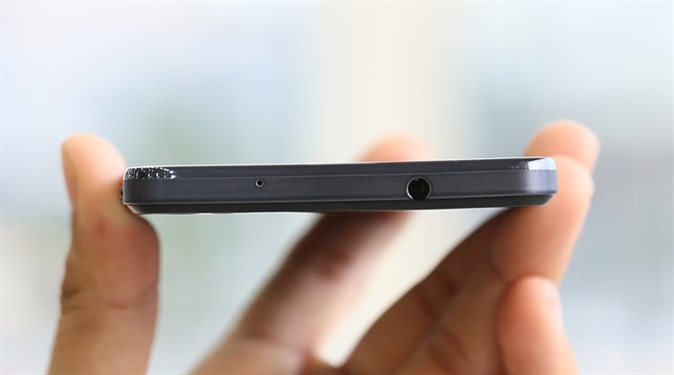 Điện thoại Pantech V955