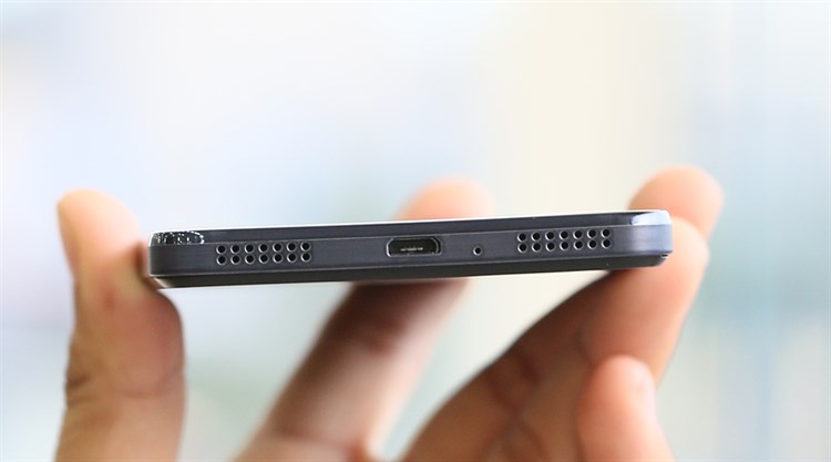 Điện thoại Pantech V955