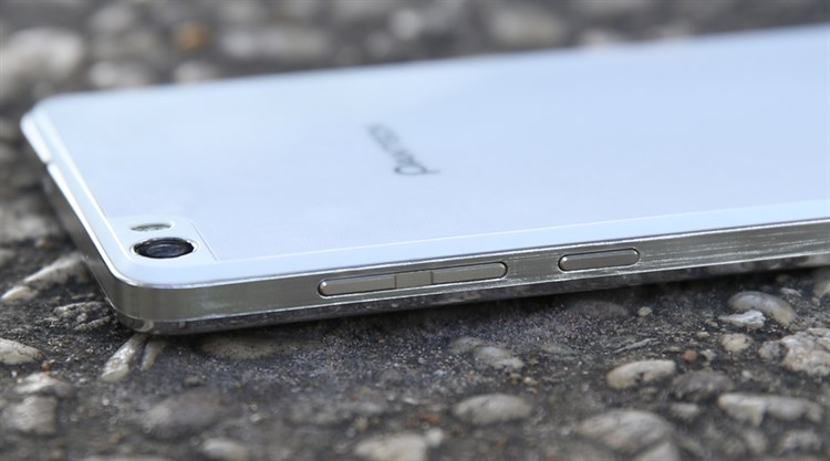 Điện thoại Pantech V955