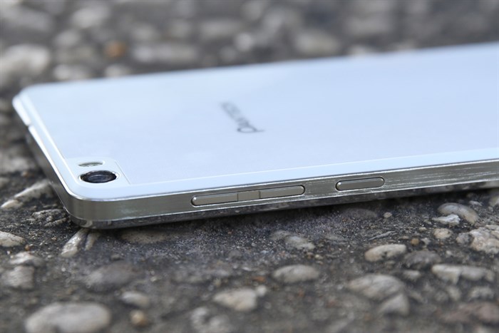 Điện thoại Pantech V955