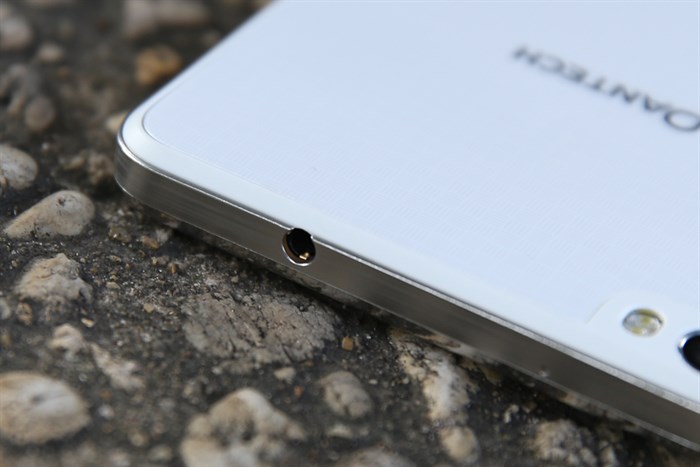 Điện thoại Pantech V955