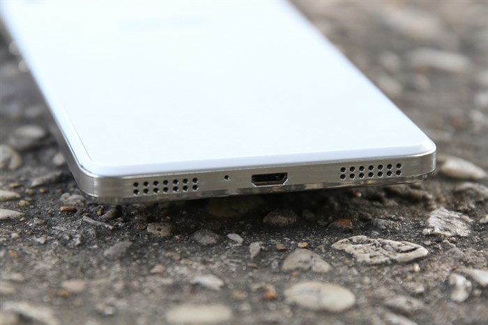 Điện thoại Pantech V955