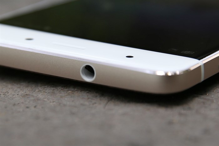 Điện thoại Q Luna Pro