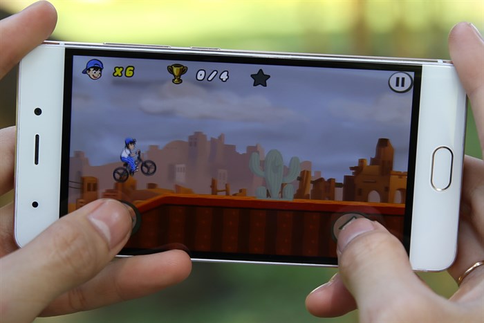 Điện thoại Q Luna Pro