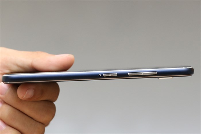 Điện thoại Asus Zenfone 3 ZE520KL Màu Đen