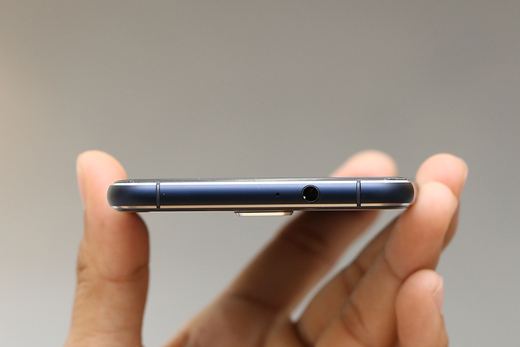 Asus Zenfone 3 ZE520KL - 11