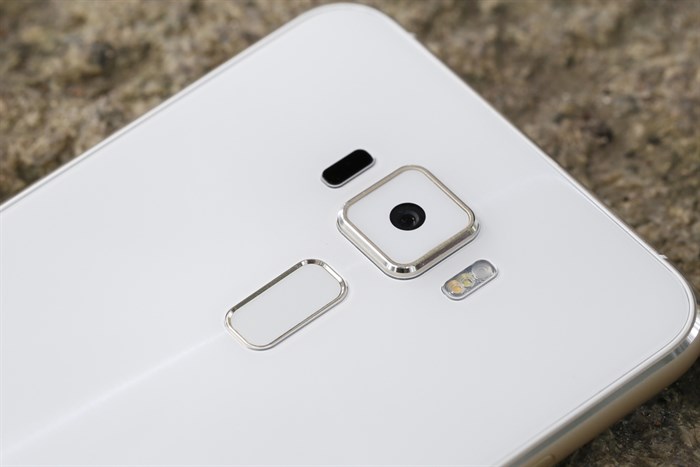Điện thoại Asus Zenfone 3 ZE520KL Màu Trắng