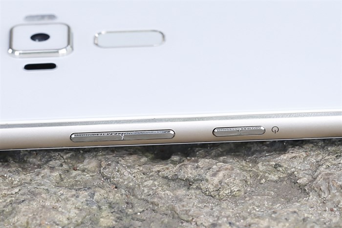 Điện thoại Asus Zenfone 3 ZE520KL Màu Trắng