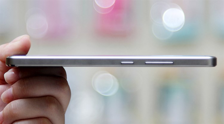 Điện thoại Mobell Nova F7