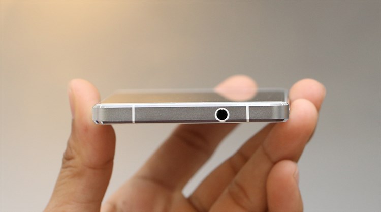 Điện thoại Mobell Nova F7