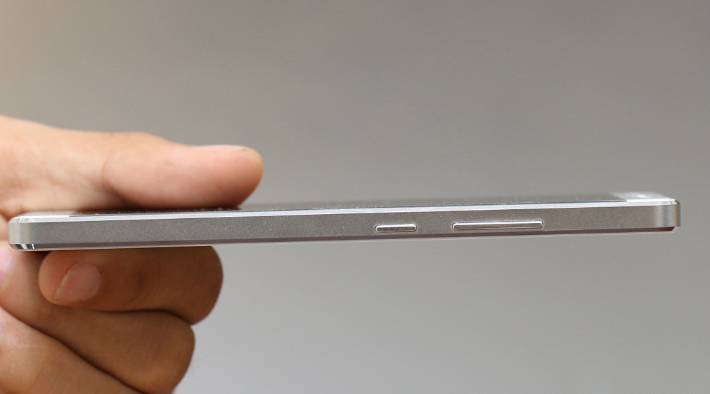 Điện thoại Mobell Nova F7