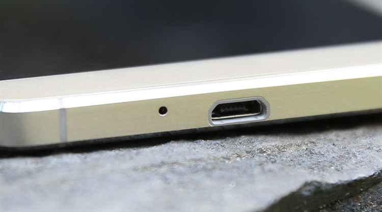 Điện thoại Mobell Nova F7