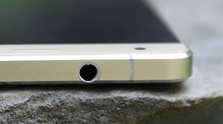 Điện thoại Mobell Nova F7