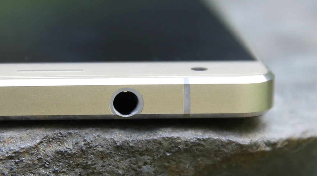 Điện thoại Mobell Nova F7