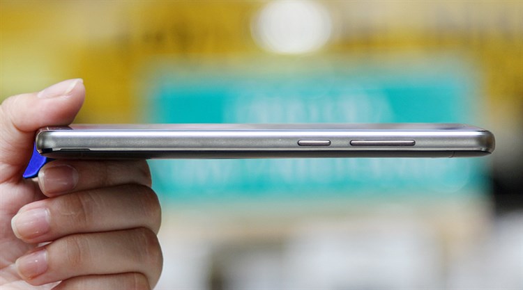 Điện thoại Mobell Nova F3