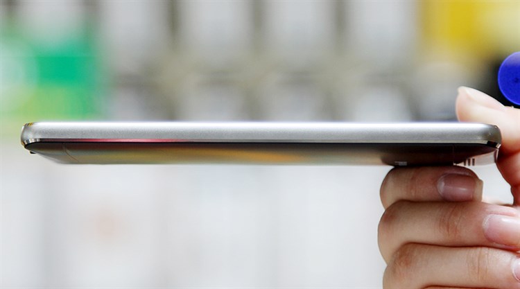 Điện thoại Mobell Nova F3