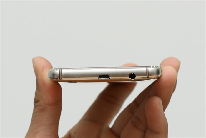 Điện thoại Mobell Nova F3