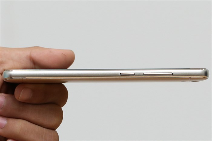 Điện thoại Mobell Nova F3