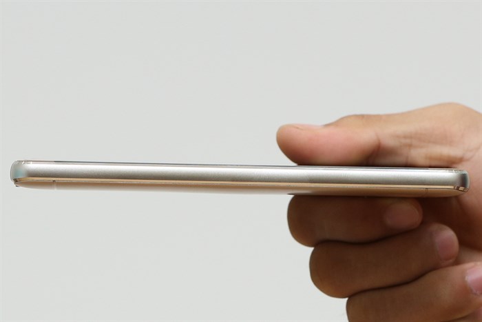 Điện thoại Mobell Nova F3