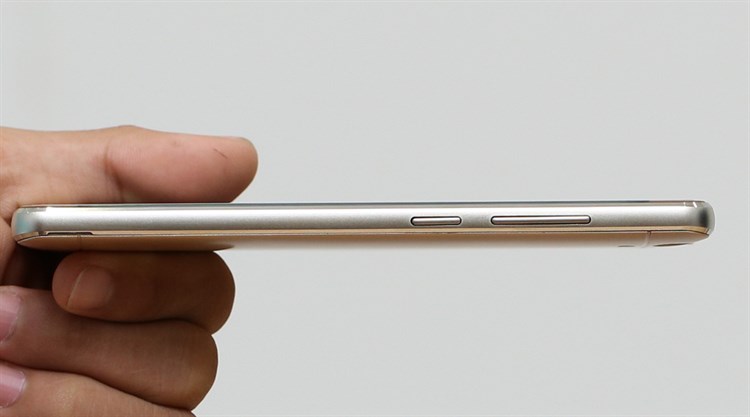 Điện thoại Mobell Nova F3