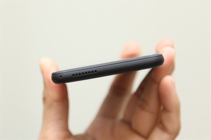 Điện thoại Mobell Nova R1 Black