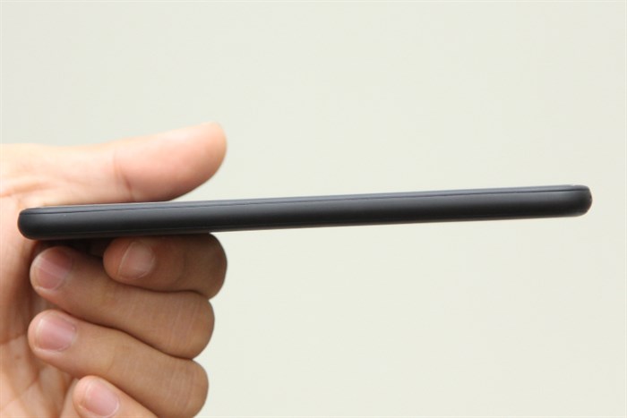 Điện thoại Mobell Nova R1 Black