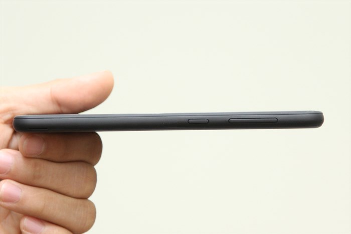 Điện thoại Mobell Nova R1 Black