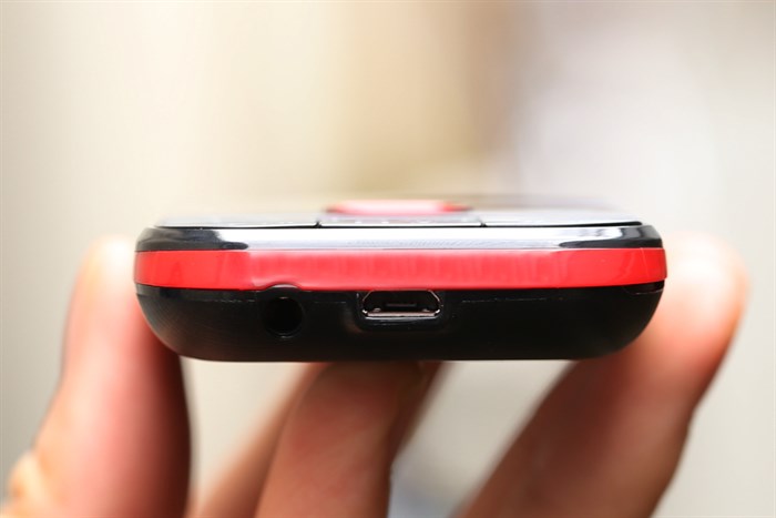 Điện thoại Mobiistar B248 Màu Đen - Đỏ