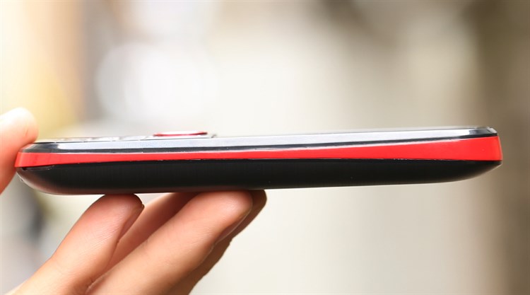Điện thoại Mobiistar B248 Màu Đen - Đỏ