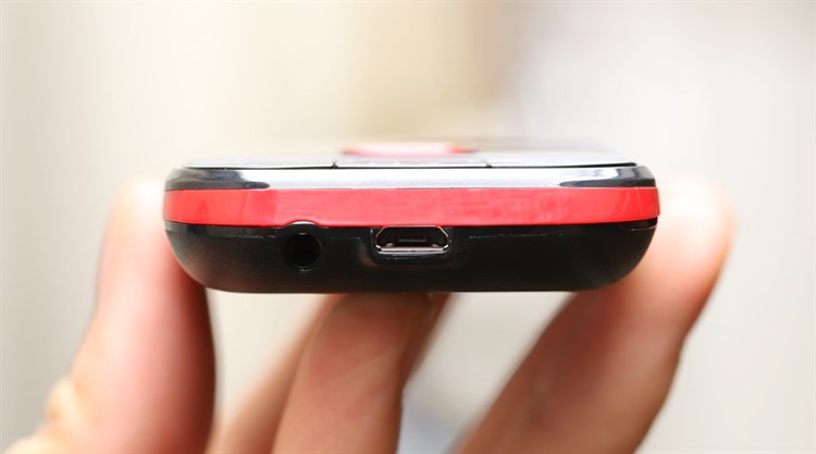 Điện thoại Mobiistar B248 Màu Đen - Đỏ