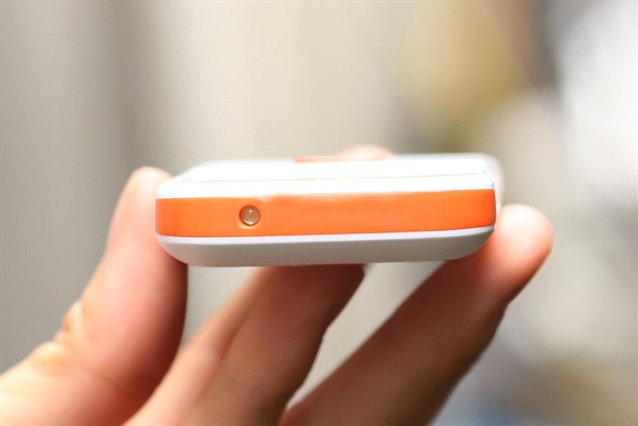 Điện thoại Mobiistar B248 Màu Trắng - Cam