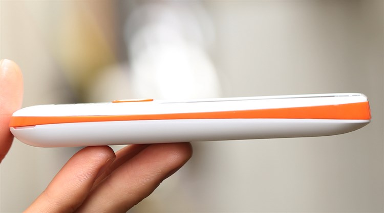 Điện thoại Mobiistar B248 Màu Trắng - Cam