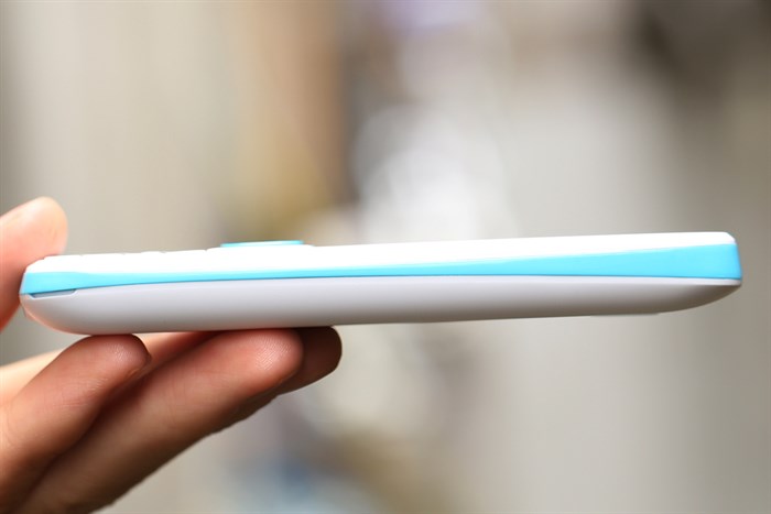 Điện thoại Mobiistar B248 Màu Trắng - Xanh