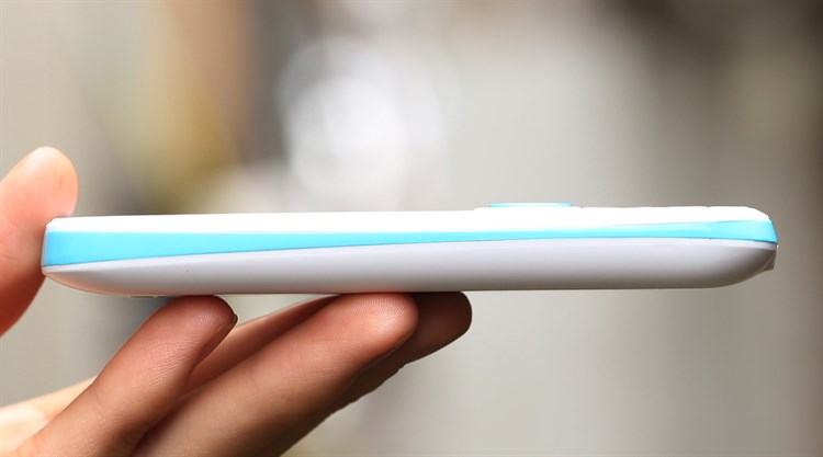 Điện thoại Mobiistar B248 Màu Trắng - Xanh