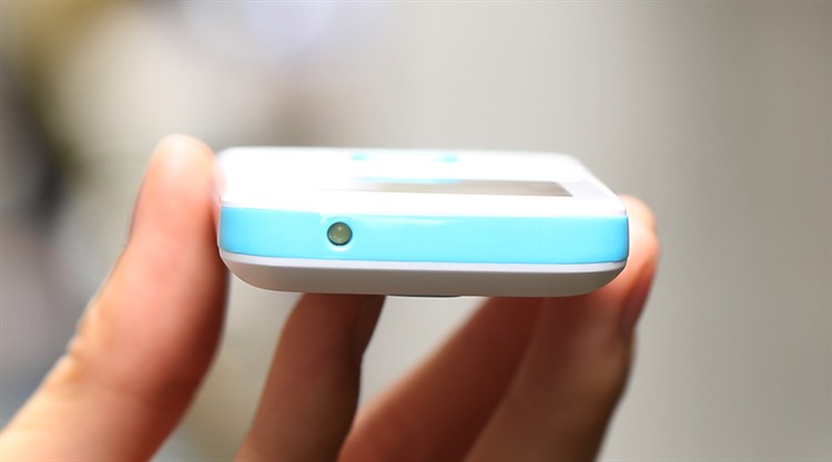 Điện thoại Mobiistar B248 Màu Trắng - Xanh