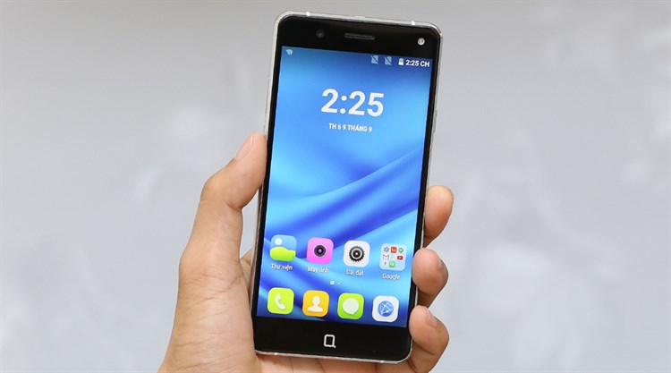 Điện thoại Q Edgy