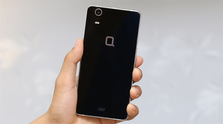 Điện thoại Q Edgy