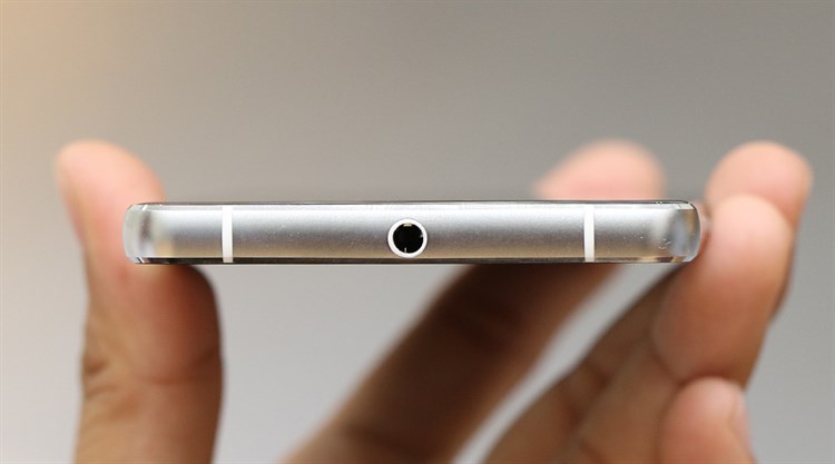 Điện thoại Q Edgy